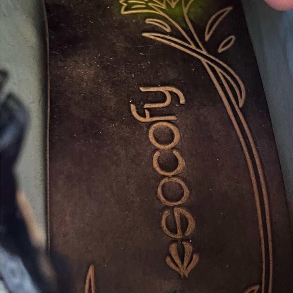 Socofy Vintage Etched Leather Heeled Oxfords - Picture 9 of 12